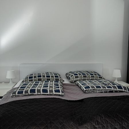 Apartament Przy Parku Z Duzym Tarasem ,Prywatny Parking Leilighet Świnoujście Eksteriør bilde