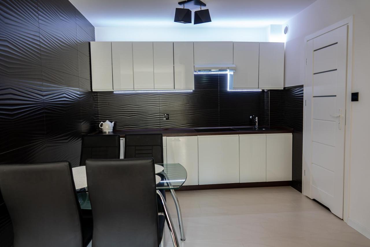 Apartament Przy Parku Z Duzym Tarasem ,Prywatny Parking Leilighet Świnoujście Eksteriør bilde